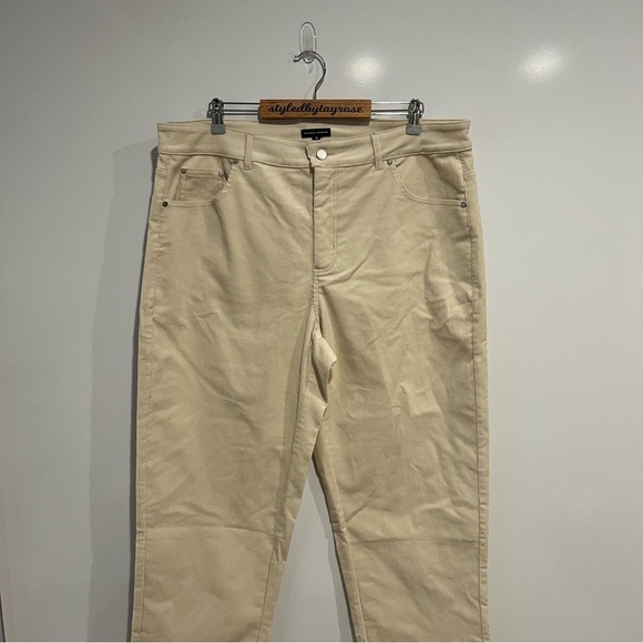 NWT Universal Standard High Rise Straight Corduroy Pants - Khaki - Picture 5 of 9